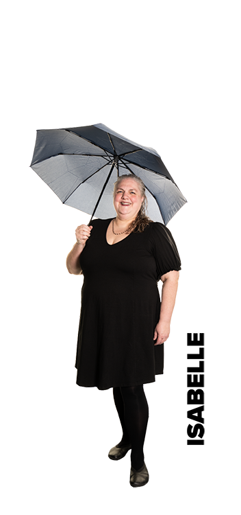 Mitarbeiterin Isabelle hält einen Regenschirm. Oberhalb von ihr ist eine Sprechblase mit dem Zitat: "Wir arbeiten auf Augenhöhe mit unseren Kunden – partnerschaftlich, nicht nur als Dienstleister."